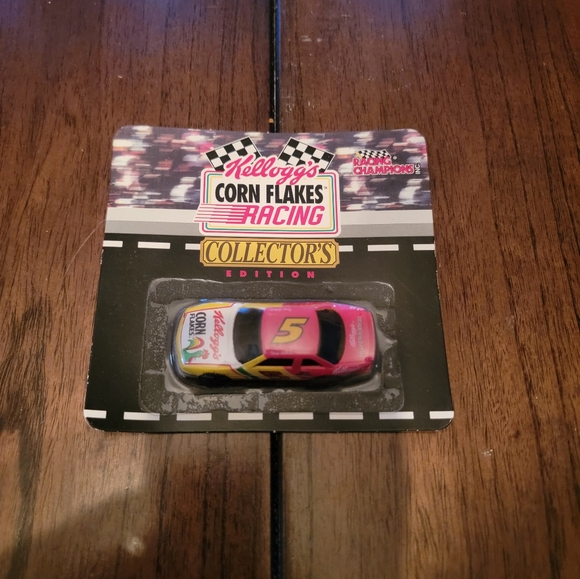 Nascar collectors car - Picture 1 of 3